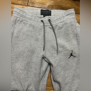 EUC Jordan Joggers Mens small